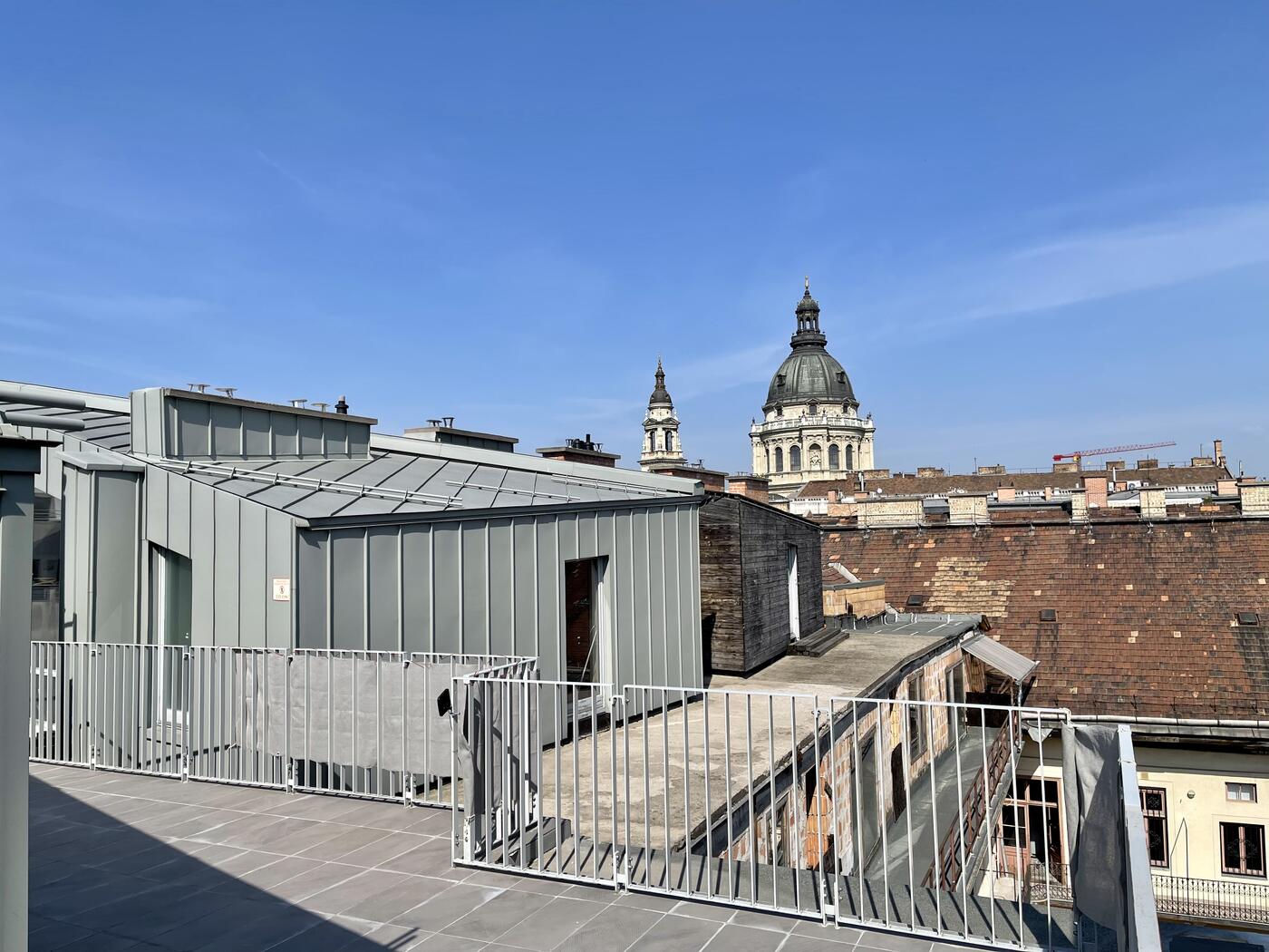 City Center Penthouse - Free Parking