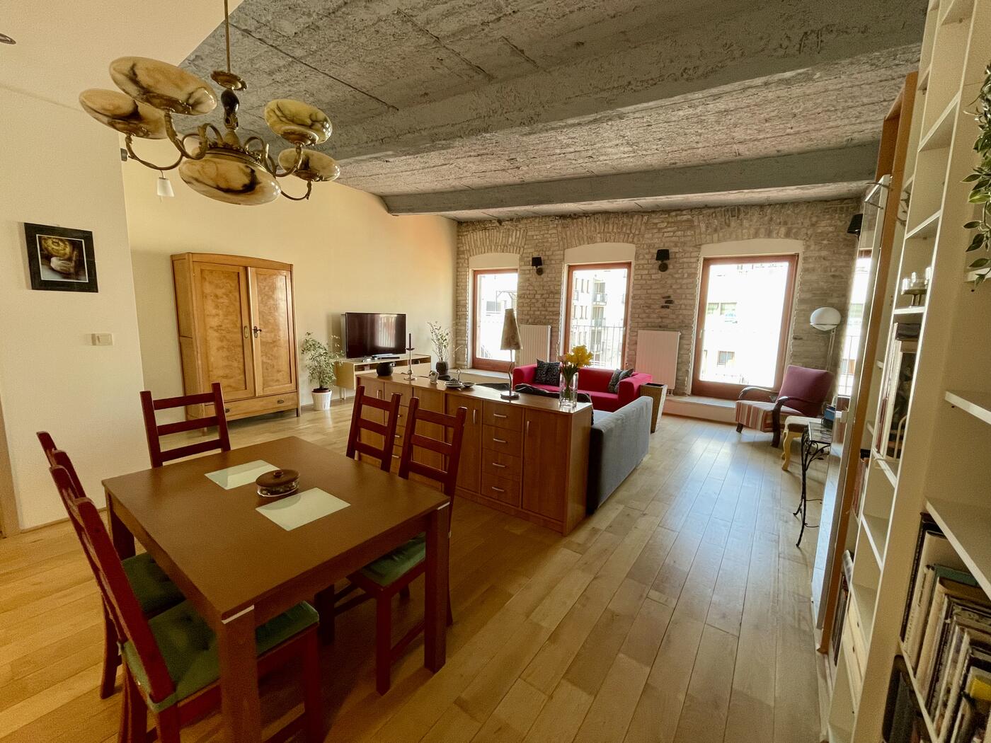 City Center Penthouse - Free Parking