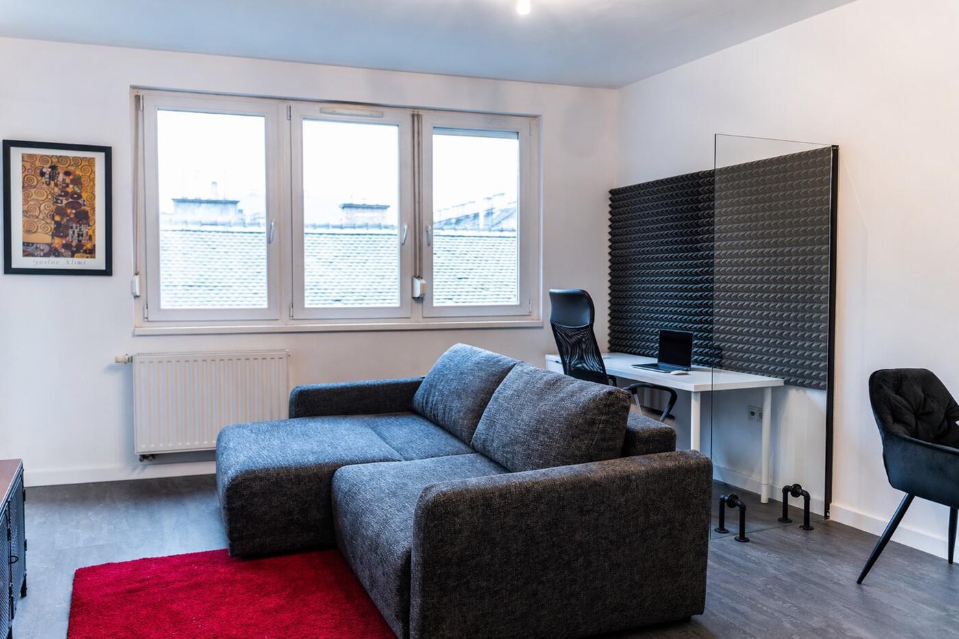 Downtown Apartment – Free Garage, Balcony