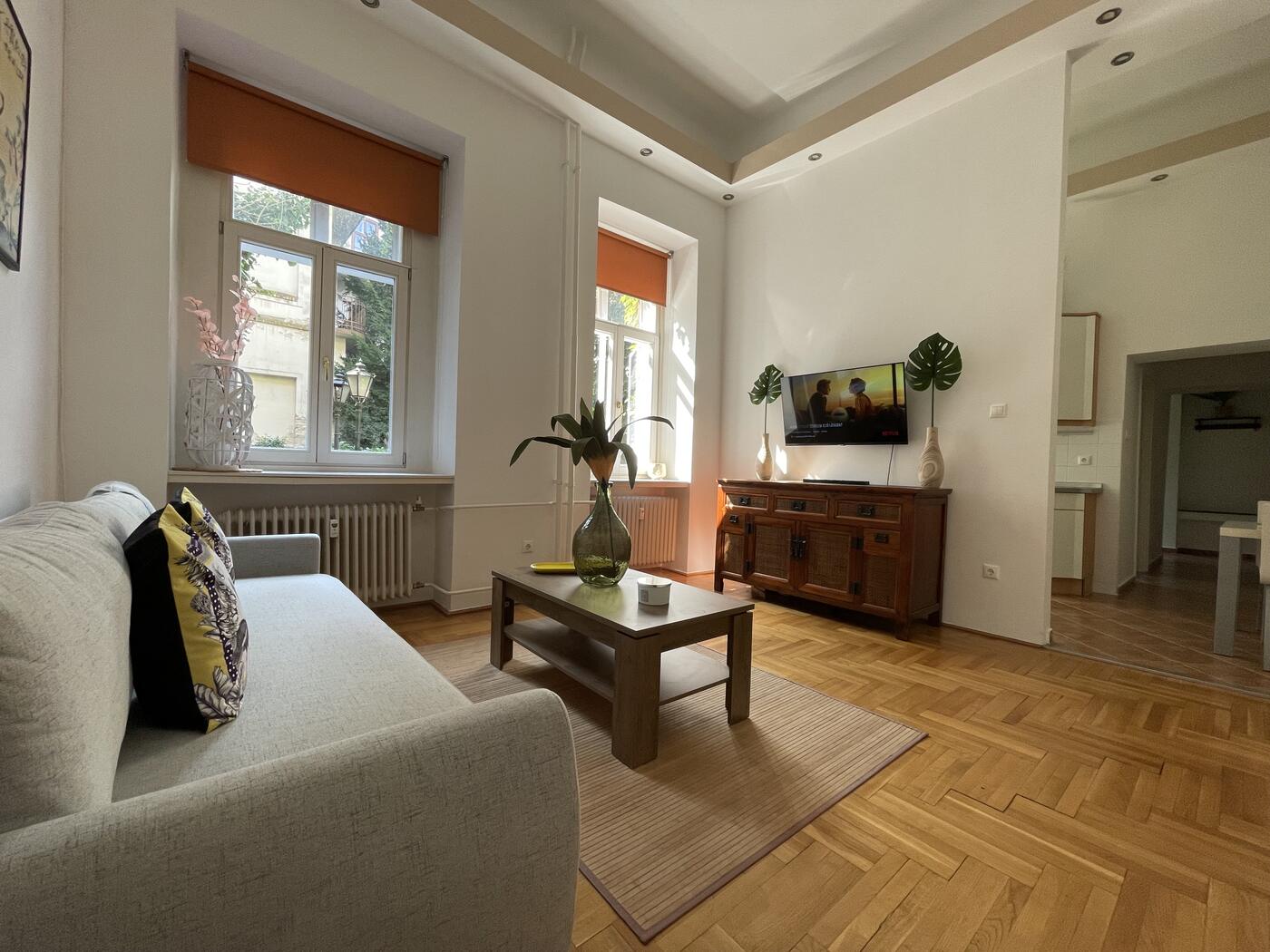 Jungle City Centre Apartment – Garden