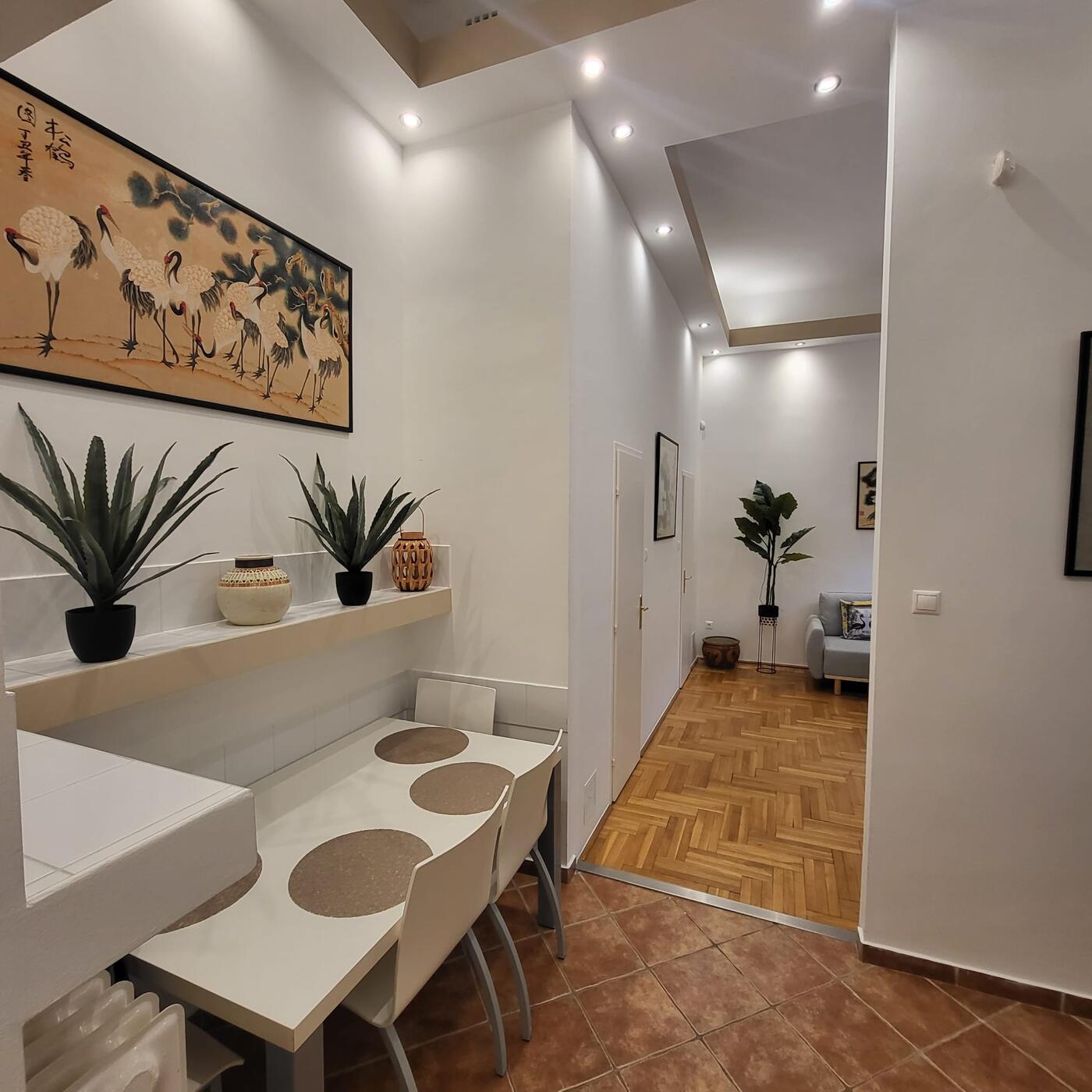 Jungle City Centre Apartment – Garden
