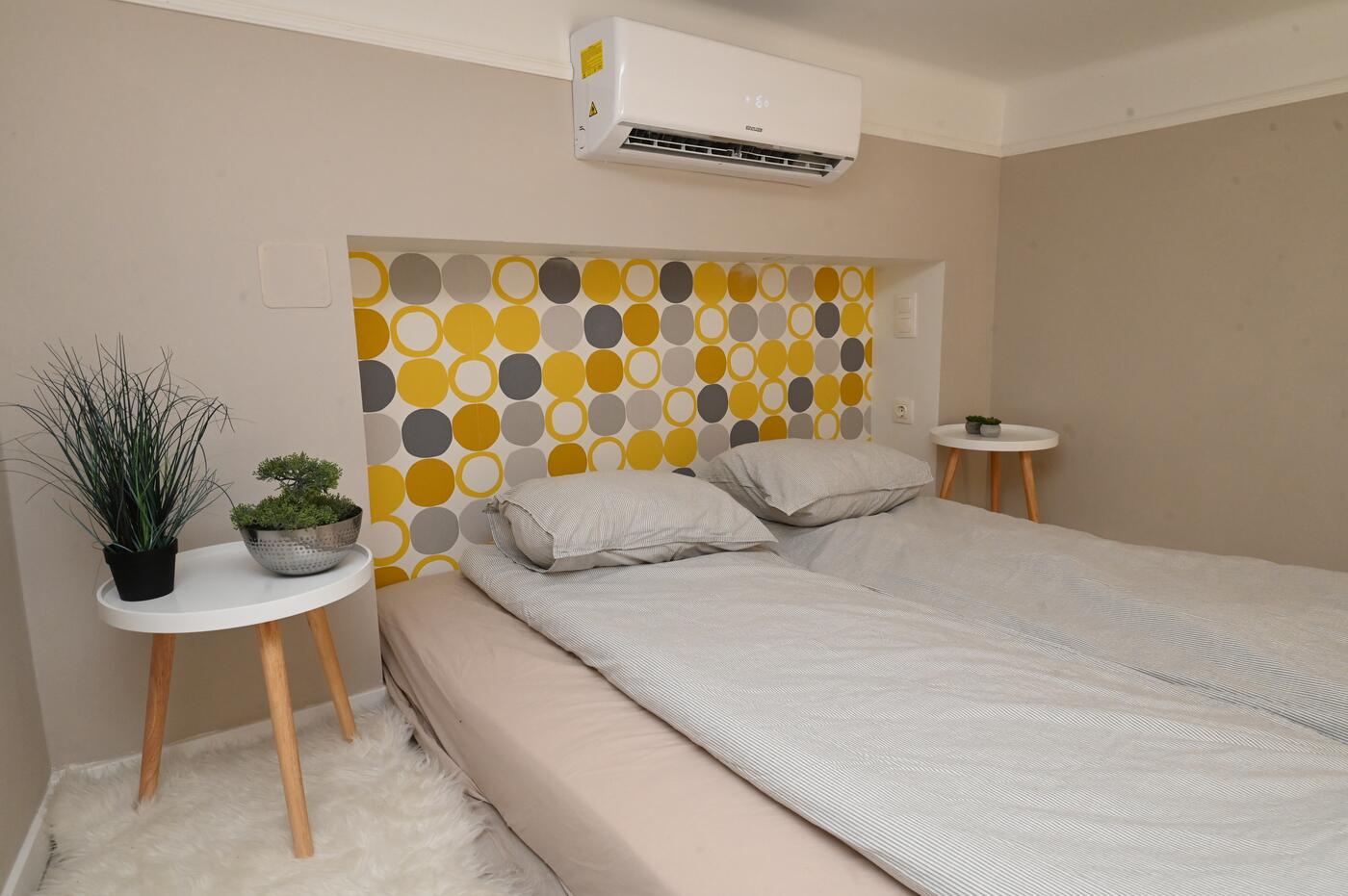 Peach Palm Apartment – Street View